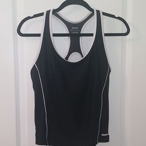 5/$20    Reebok tank